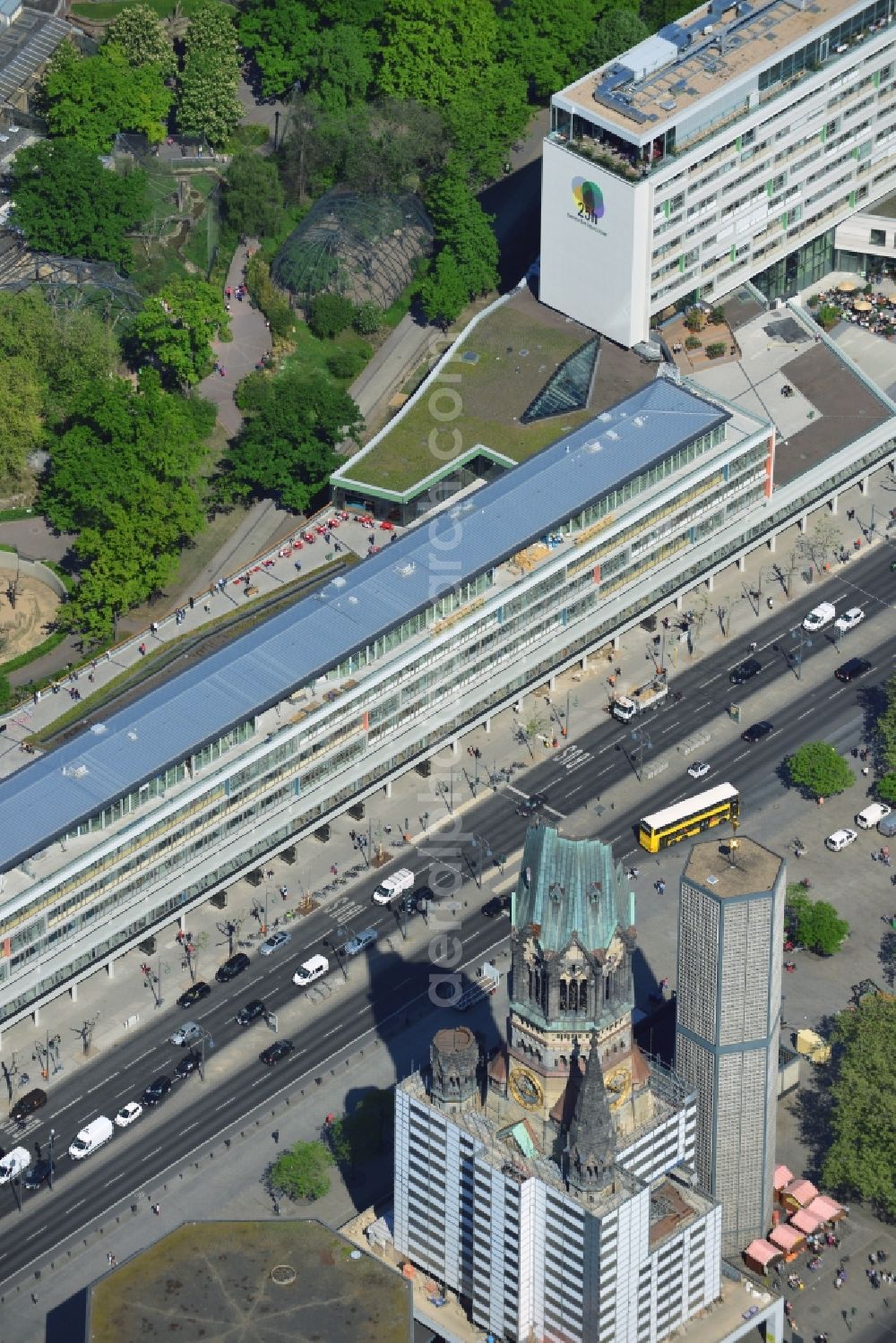 Berlin from the bird's eye view: Partial view of the city at the City West Breitscheidplatz with the Kudammm in Berlin - Charlottenburg. With the overview of the city area between the high-rise Europa Center, Zoofenster, building ensemble Bikini - house opposite the ruins of the Kaiser Wilhelm Memorial Church