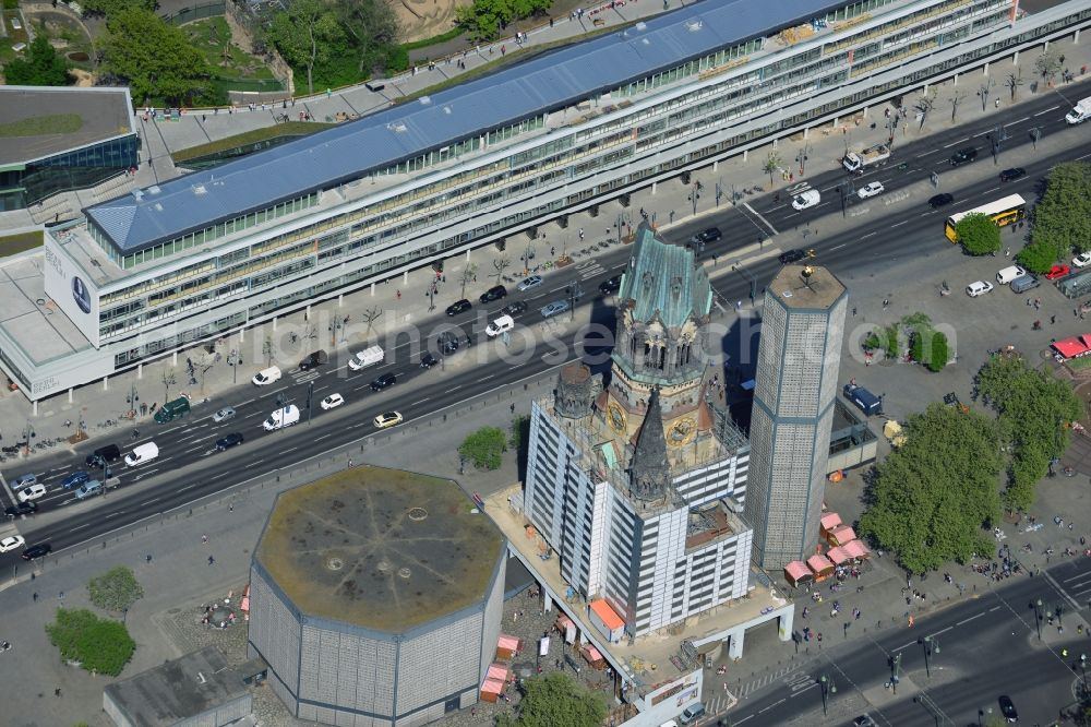 Aerial photograph Berlin - Partial view of the city at the City West Breitscheidplatz with the Kudammm in Berlin - Charlottenburg. With the overview of the city area between the high-rise Europa Center, Zoofenster, building ensemble Bikini - house opposite the ruins of the Kaiser Wilhelm Memorial Church