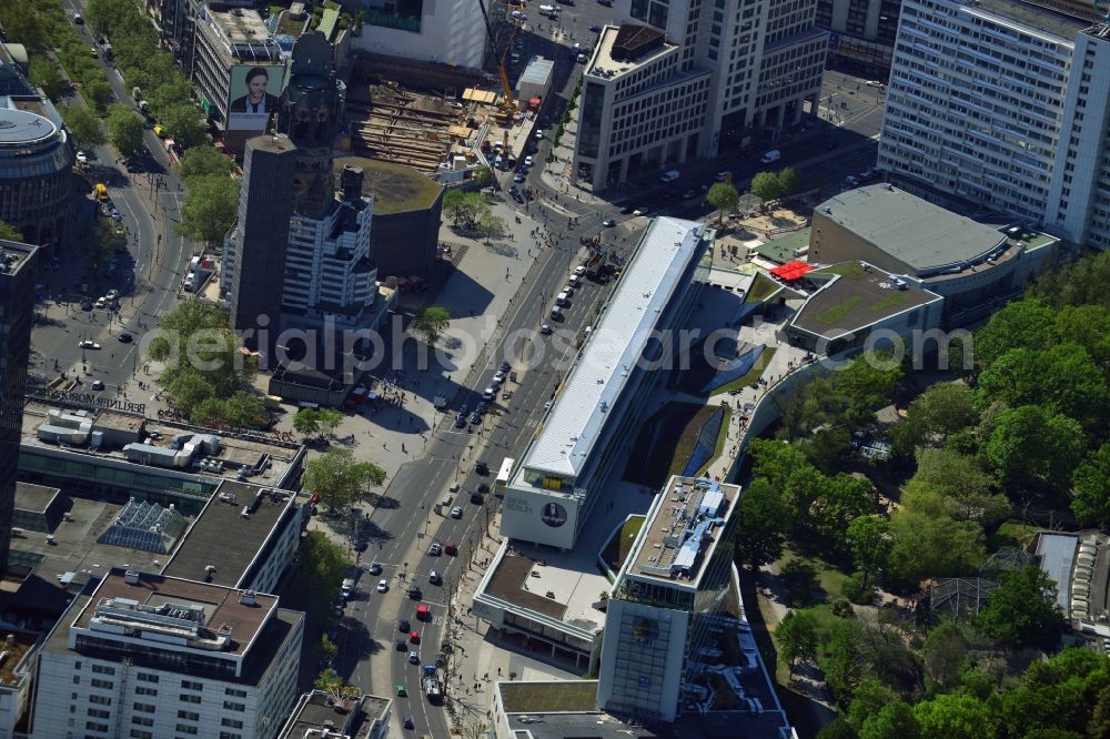 Aerial photograph Berlin - View at the architectural ensemble Bikinihaus in the Budapester street in the district Charlottenburg in Berlin