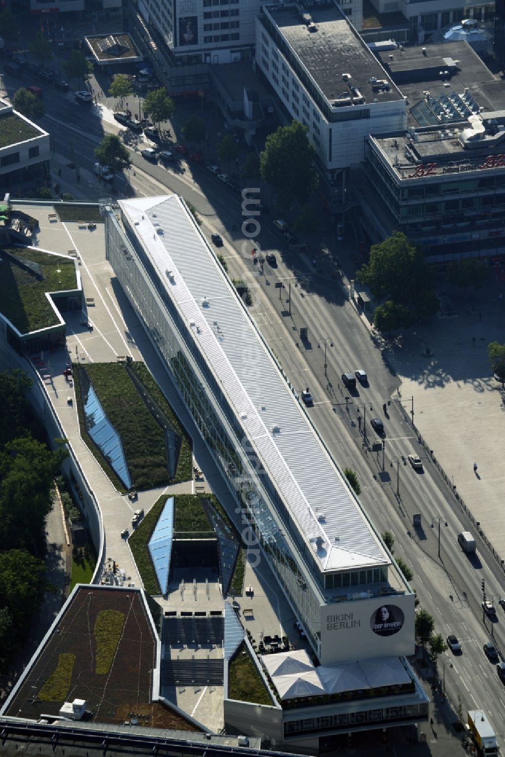 Aerial image Berlin - View at the architectural ensemble Bikinihaus in the Budapester street in the district Charlottenburg in Berlin