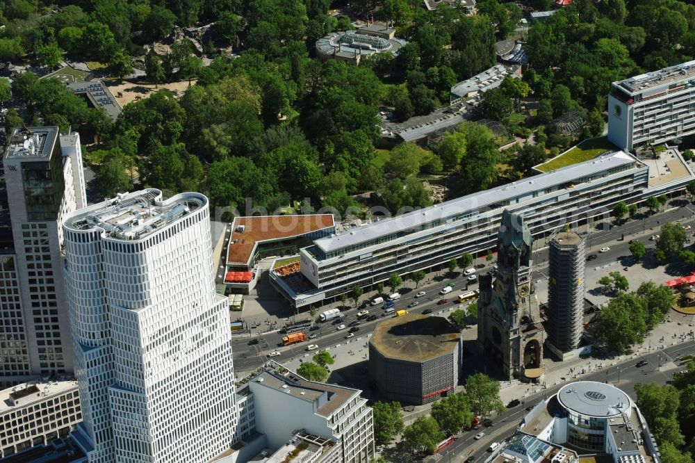 Aerial photograph Berlin - Partial view of the city at the City West Breitscheidplatz with the Kudammm in Berlin - Charlottenburg. With the overview of the city area between the high-rise Europa Center, Zoofenster, building ensemble Bikini - house opposite the ruins of the Kaiser Wilhelm Memorial Church