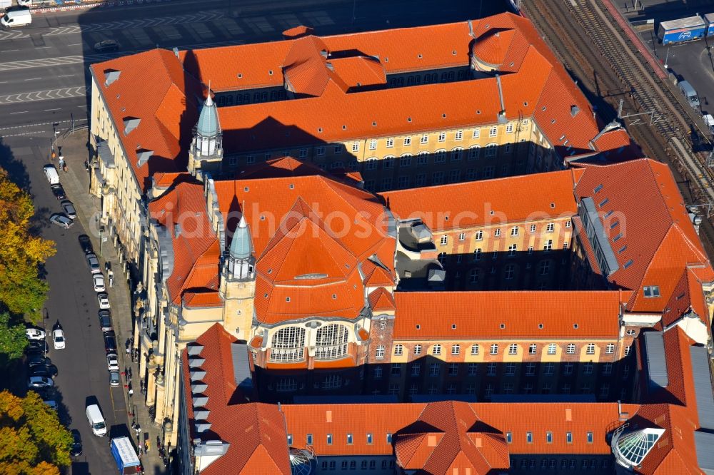 Aerial photograph Berlin - Building complex of the court Amtsgericht Mitte and Landgericht Berlin - Dienststelle Littenstrasse in district Mitte in Berlin, Germany