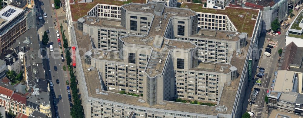 Aerial photograph Hamburg - Building complex of the Axel Springer Verlag and the Brahmsquartier at the Kaiser-Wilhelm-Straße corner Axel-Springer-Platz - Fuhlentwiete in Hamburg