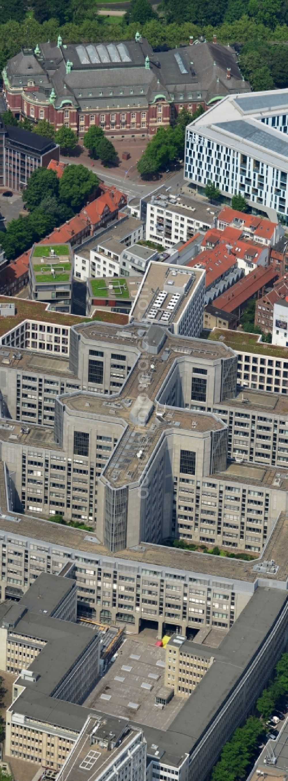 Hamburg from above - Building complex of the Axel Springer Verlag and the Brahmsquartier at the Kaiser-Wilhelm-Straße corner Axel-Springer-Platz - Fuhlentwiete in Hamburg