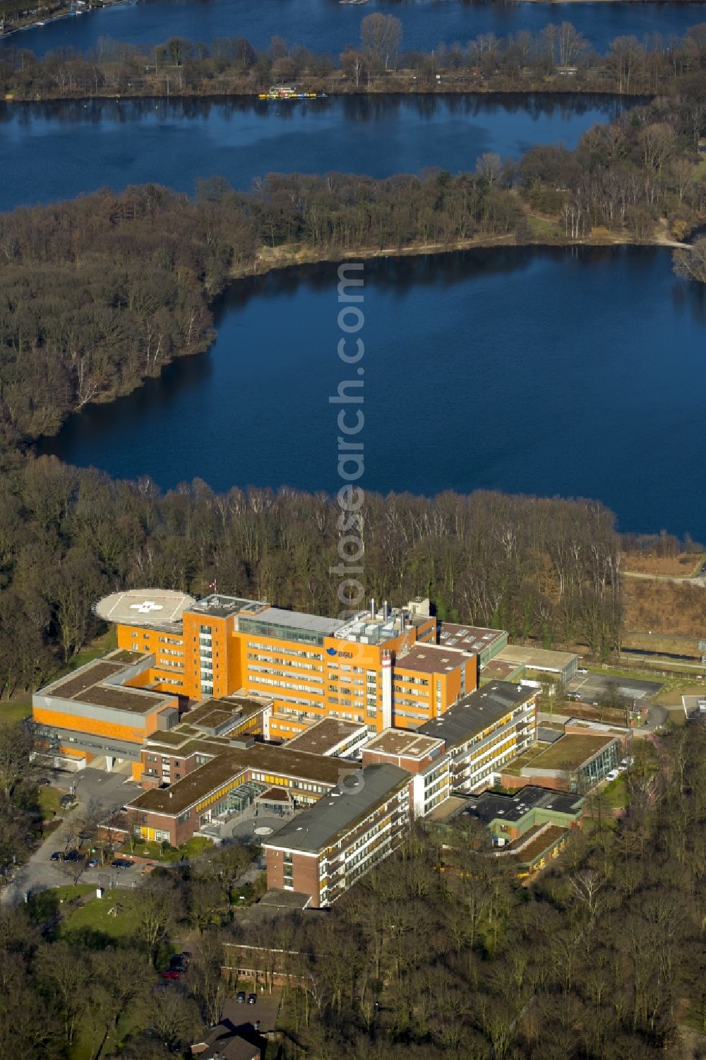 Aerial photograph Duisburg - Building complex of the Casualty Hospital Duisburg GmbH Department of Orthopedics and Traumatology in Muelheim an der Ruhr in North Rhine-Westphalia