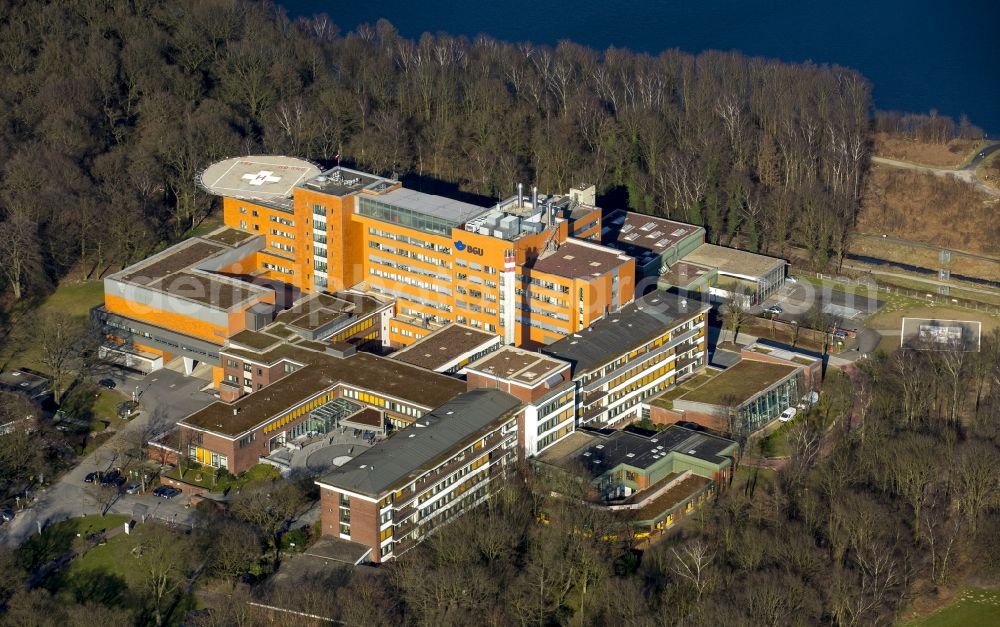 Duisburg from above - Building complex of the Casualty Hospital Duisburg GmbH Department of Orthopedics and Traumatology in Muelheim an der Ruhr in North Rhine-Westphalia