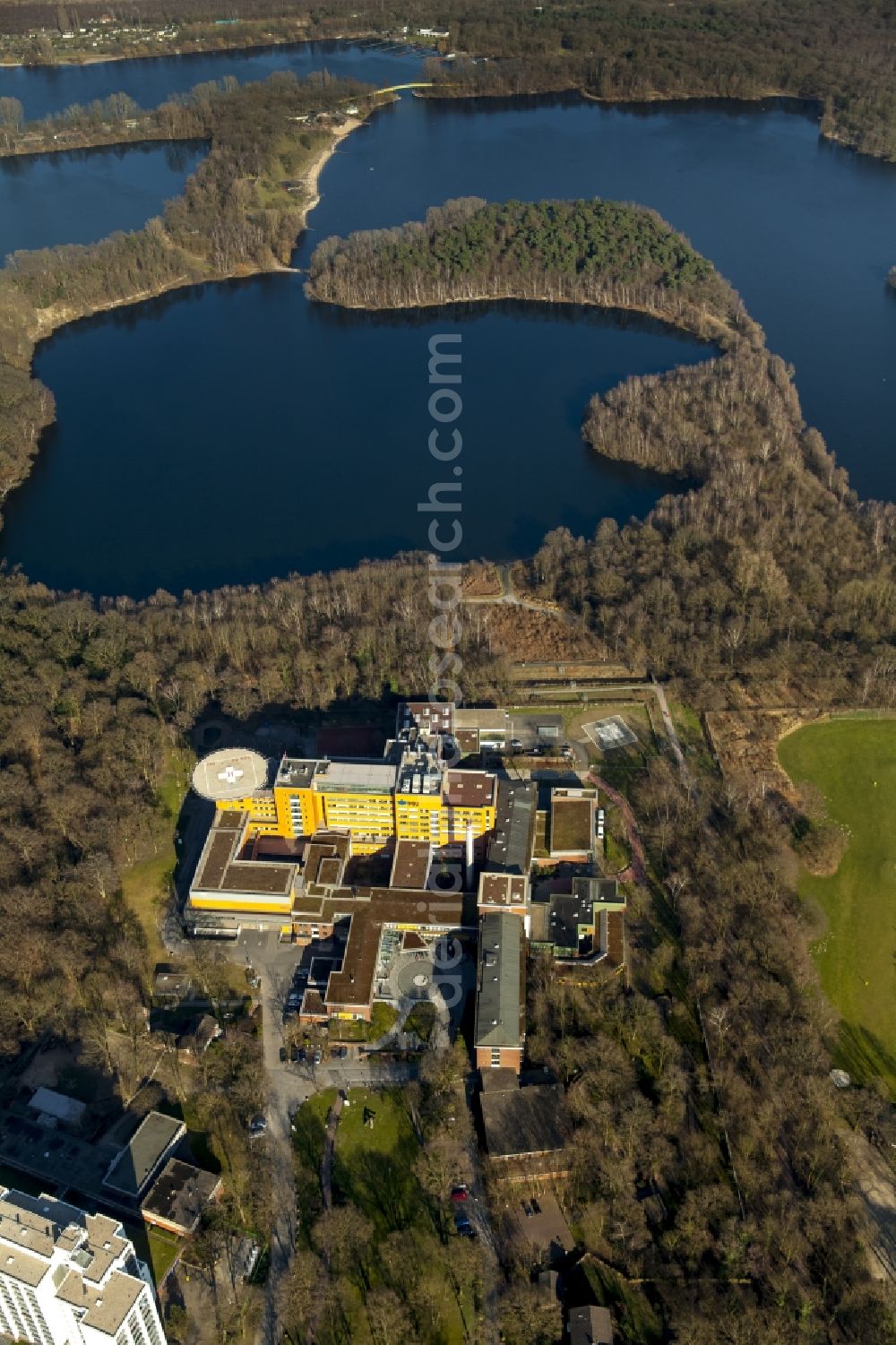 Aerial image Duisburg - Building complex of the Casualty Hospital Duisburg GmbH Department of Orthopedics and Traumatology in Muelheim an der Ruhr in North Rhine-Westphalia