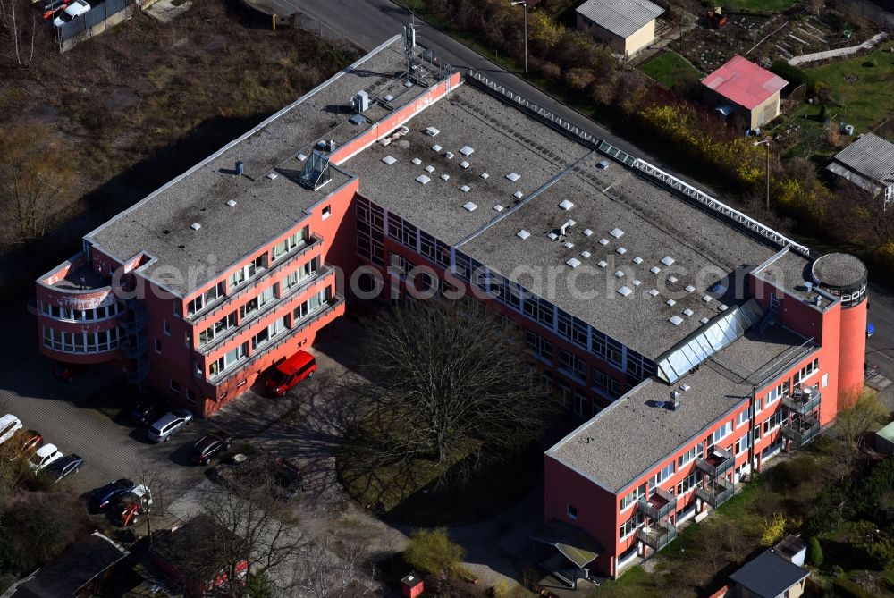 Aerial photograph Leipzig - Building complex of the Vocational School - Berufsfachschule fuer Altenpflege und Pflegeberufe of VMKB e.V. on Geithainer Strasse in the district Sellerhausen in Leipzig in the state Saxony