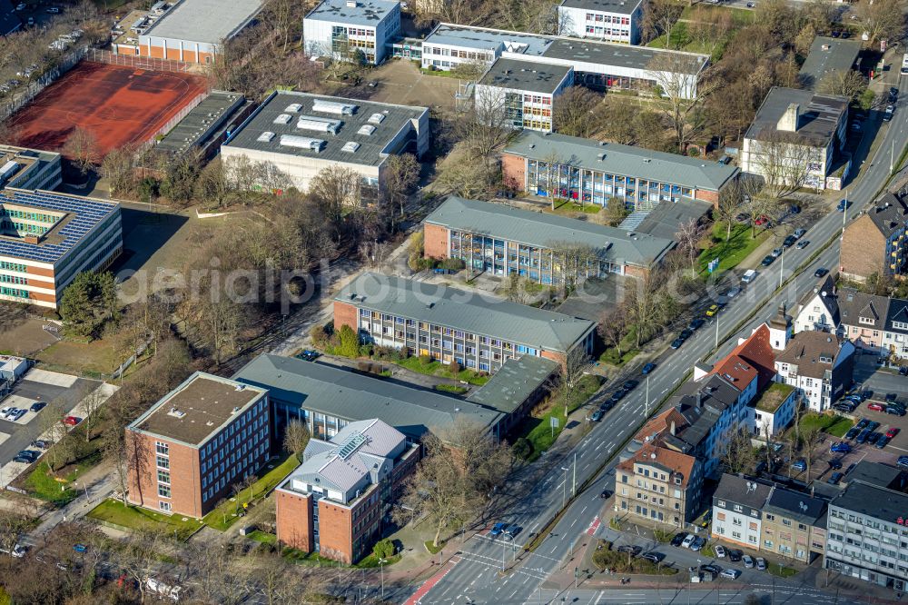 Aerial image Herne - Building complex of the Vocational School Emschertal Berufskolleg on street Westring in Herne at Ruhrgebiet in the state North Rhine-Westphalia, Germany