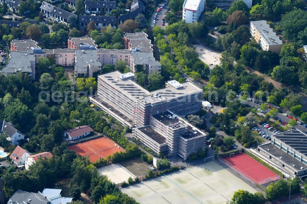 Berlin from above - Building complex of the Vocational School Louise-Schroeder-Schule a?? Oberstufenzentrum Buerowirtschaft and Verwaltung on Lippstaedter Strasse in the district Steglitz in Berlin, Germany