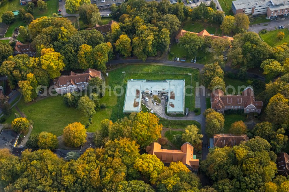 Aerial image Bedburg-Hau - Building complex of the vocational school LVR-Paul-Moor-Schule a school for patients and sick children at the street Suedlicher Rundweg in Bedburg-Hau in the state of North Rhine-Westphalia, Germany