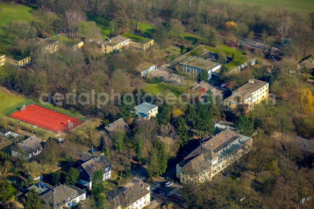 Aerial photograph Neukirchen-Vluyn - Building complex of the Vocational School Neukirchener Berufskolleg Neukirchener Erziehungsverein Heckrathstrasse in Neukirchen-Vluyn in the state North Rhine-Westphalia