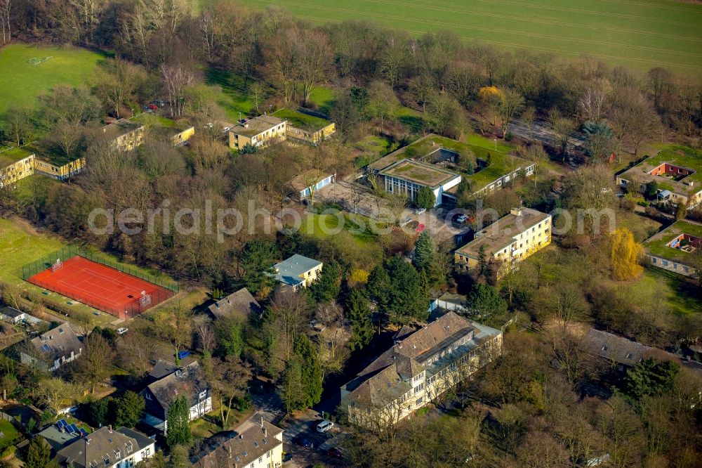 Neukirchen-Vluyn from the bird's eye view: Building complex of the Vocational School Neukirchener Berufskolleg Neukirchener Erziehungsverein Heckrathstrasse in Neukirchen-Vluyn in the state North Rhine-Westphalia