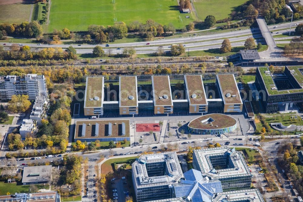 Aerial image München - Building complex of the Vocational School Staedtische Berufsschule fuer Steuern und fuer Medienberufe on Riesstrasse in the district Moosach in Munich in the state Bavaria, Germany