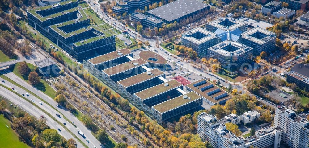 Aerial image München - Building complex of the Vocational School Staedtische Berufsschule fuer Steuern und fuer Medienberufe on Riesstrasse in the district Moosach in Munich in the state Bavaria, Germany