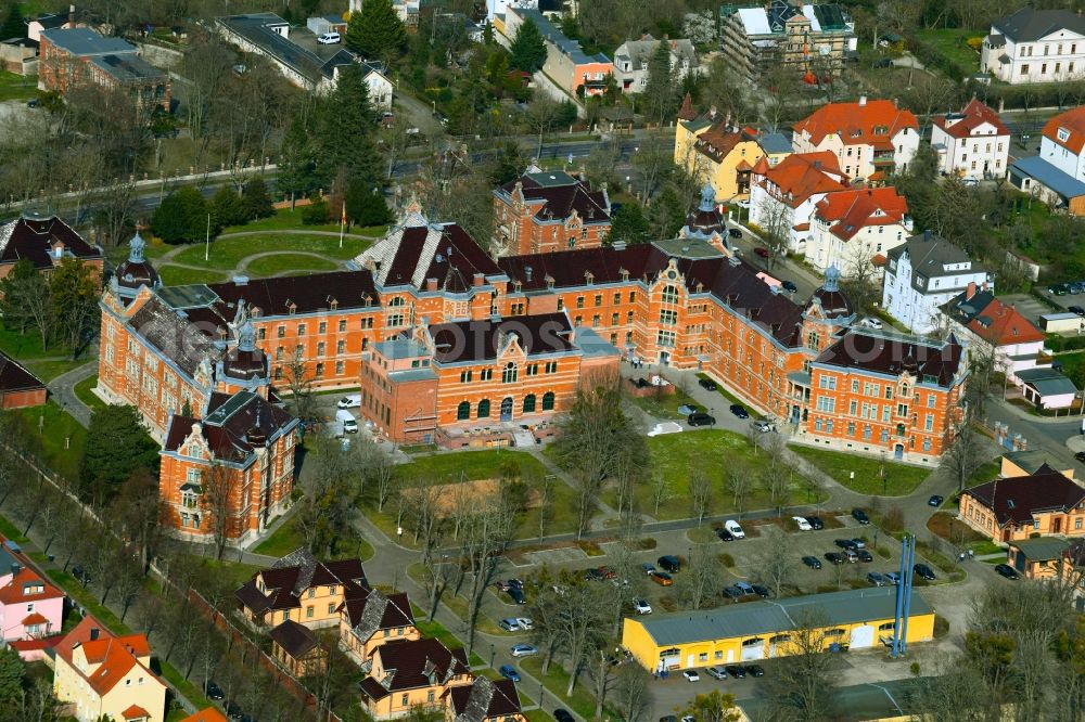 Naumburg (Saale) from above - Building complex of the Federal Language Office of the Bundeswehr and Johann-Gottlieb-Fichte-Strasse in Naumburg (Saale) in the state Saxony-Anhalt, Germany