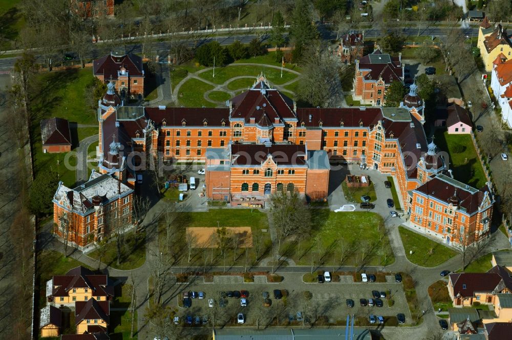 Naumburg (Saale) from the bird's eye view: Building complex of the Federal Language Office of the Bundeswehr and Johann-Gottlieb-Fichte-Strasse in Naumburg (Saale) in the state Saxony-Anhalt, Germany