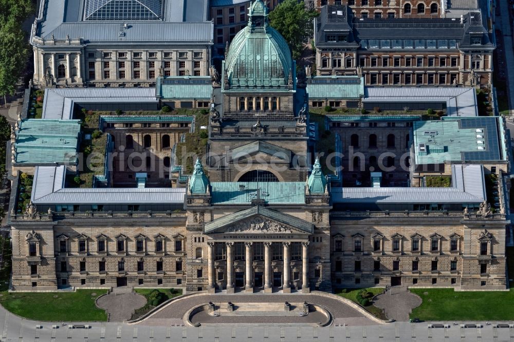 Aerial photograph Leipzig - Building complex of the Bundesverwaltungsgericht on Simsonplatz court in the district Zentrum-Sued in Leipzig in the state Saxony