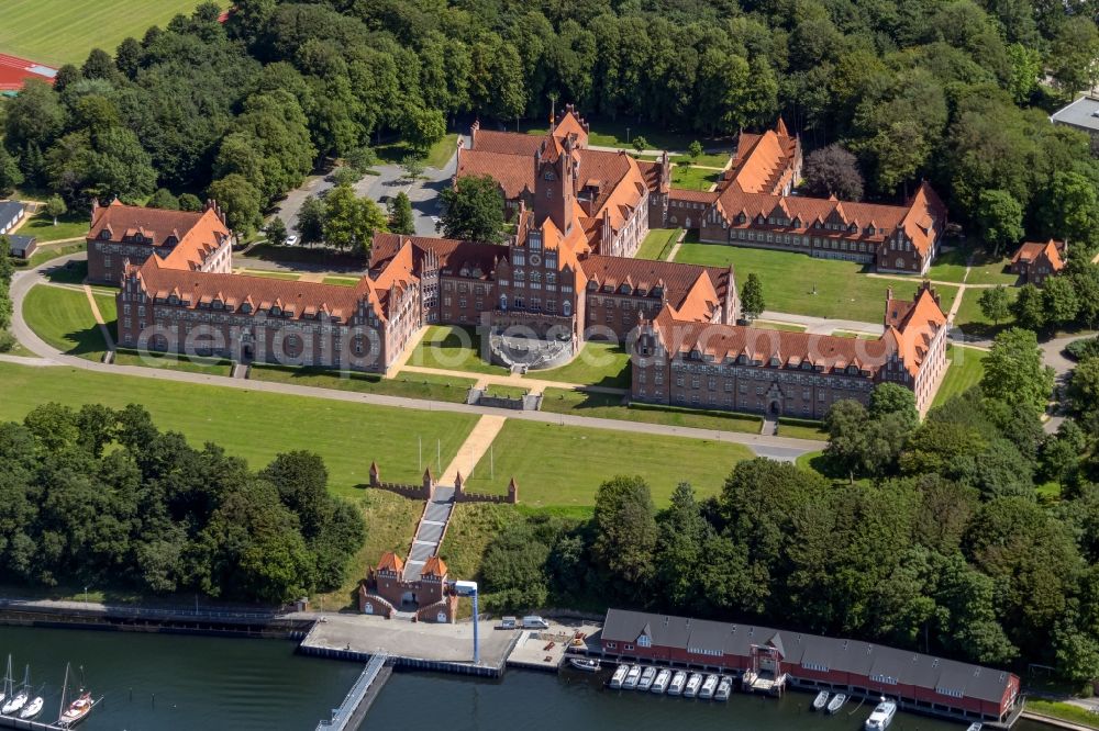 Aerial image Flensburg - Building complex of the German army - Bundeswehr military barracks of Marineschule on street Kelmstrasse in the district Muerwik in Flensburg in the state Schleswig-Holstein, Germany