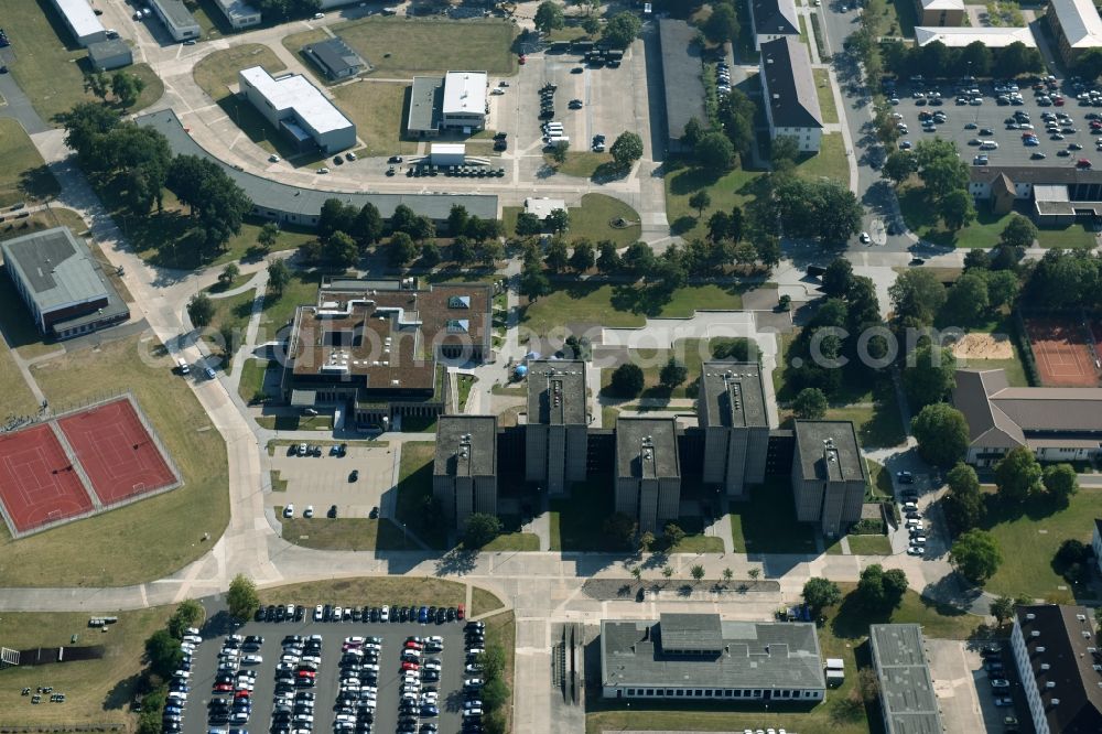 Aerial photograph Hannover - Building complex of the German army - Bundeswehr military barracks on the Vahrenwalder Strasse in Hannover in the state Lower Saxony