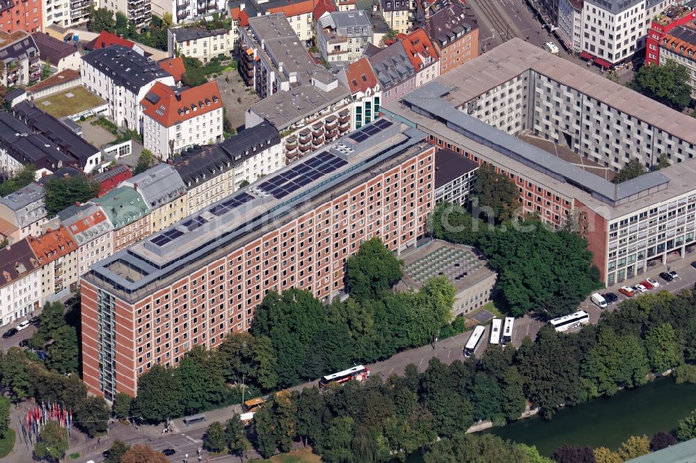 München from the bird's eye view: Administration building of the German Patent Office in Munich in the state of Bavaria. The building complex on the Isar consists of a five-storey atrium building and a twelve-storey high-rise building