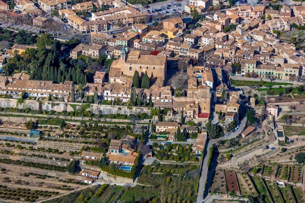 Valldemossa from above - Building complex of the former monastery and today's museum of Kartause von Valldemossa on Placa Cartoixa in Valldemossa in Balearische Insel Mallorca, Spain