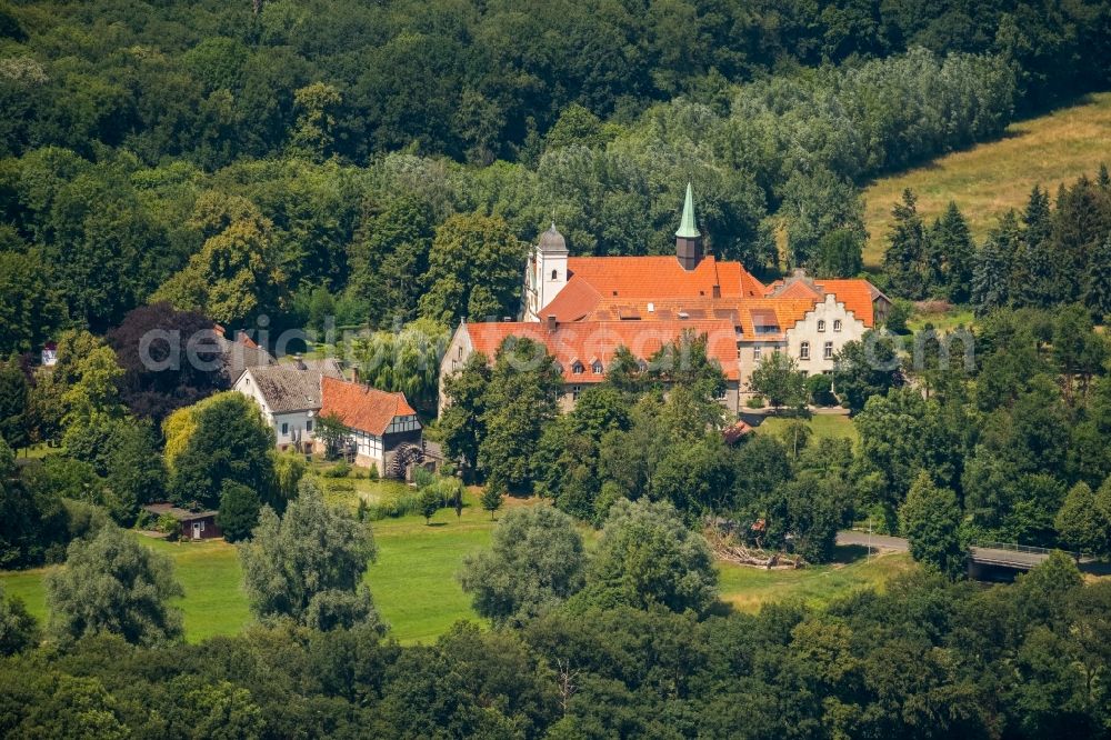 Aerial photograph Warendorf - Building complex of the former Vinnenberg Monastery and today's country inn Zum kuehlen Grunde in Warendorf in the federal state of North Rhine-Westphalia, Germany