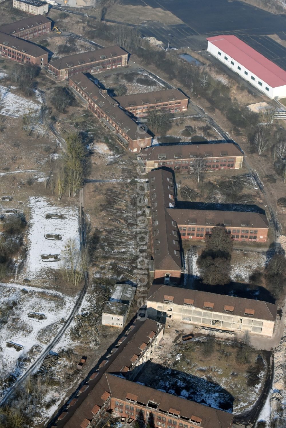 Aerial image Bernau - Building complex of the former military barracks of Heeresbekleidungsamt Schoenfelder Weg in Bernau in the state Brandenburg