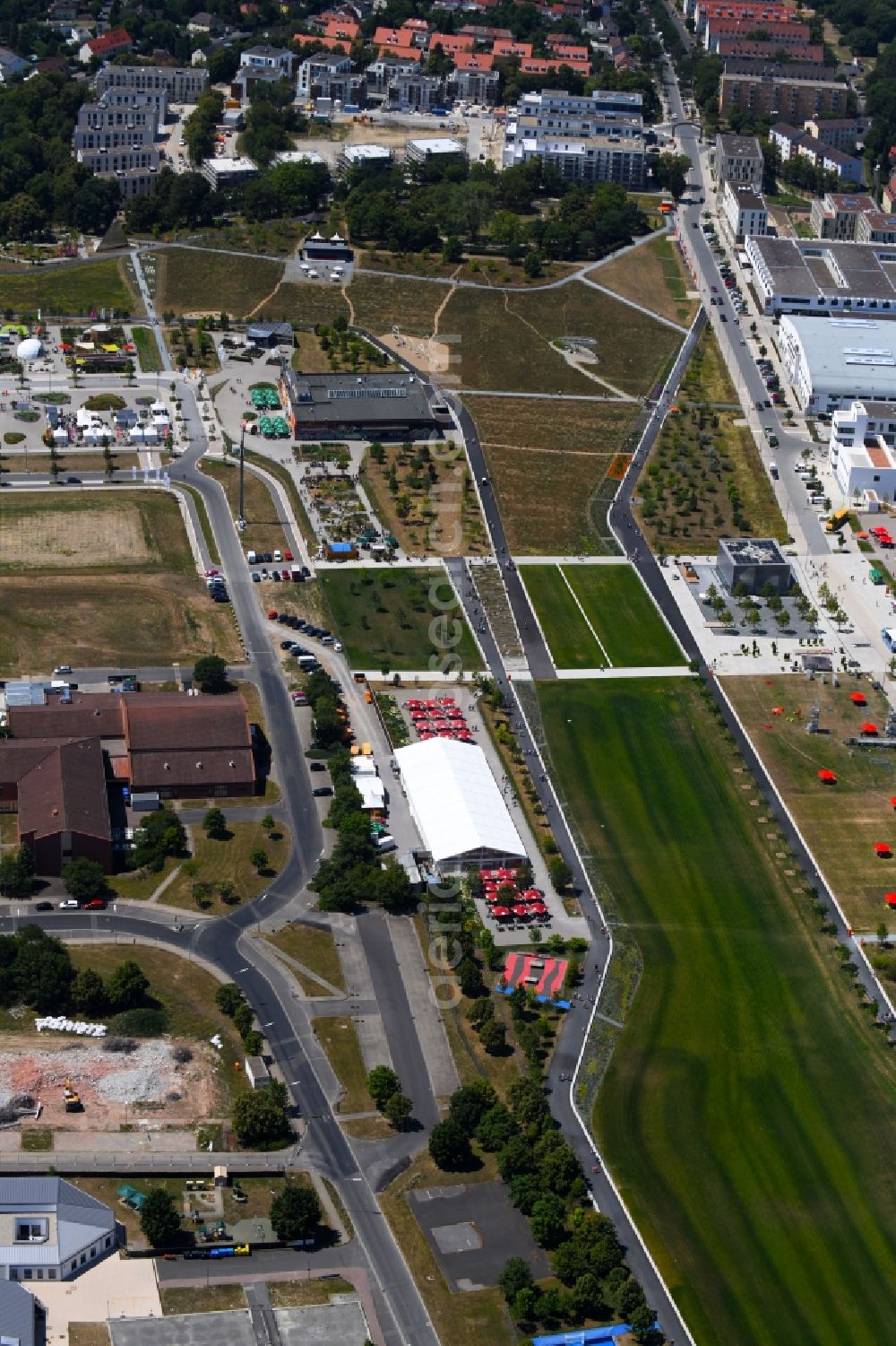 Würzburg from the bird's eye view: Building complex of the former military barracks Leighton-Barracks in the district Frauenland in Wuerzburg in the state Bavaria, Germany