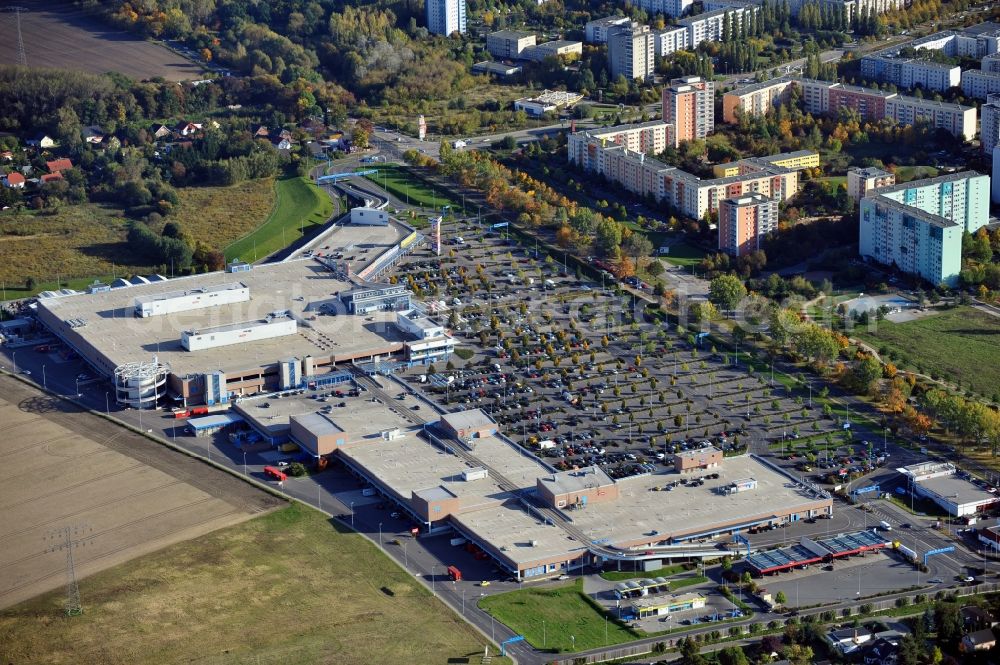 Aerial photograph Ahrensfelde - Building complex of the shopping center KaufPark Eiche der Unibail-Rodamco Germany GmbH in Ahrensfelde in the state Brandenburg