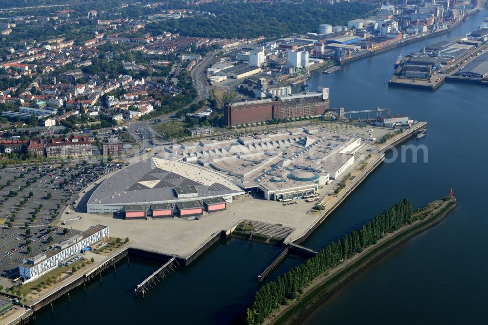 Aerial photograph Bremen - Building complex of the shopping mall Waterfront on the riverbank of the Weser in Bremen in Germany