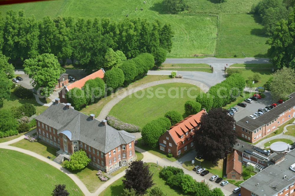 Aerial photograph Sülfeld - Building complex of the Institute Forschungszentrum Borstel Leibniz-Zentrum fuer Medizin and Biowissenschaften on Parkallee in the district Borstel in Suelfeld in the state Schleswig-Holstein, Germany