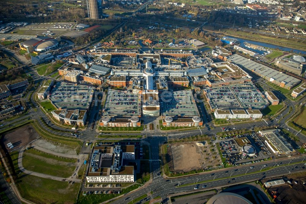 Oberhausen from above - Building complex of the shopping mall Centro in Oberhausen in the state of North Rhine-Westphalia. The mall is the heart of the Neue Mitte part of the city and is located on Osterfelder Strasse