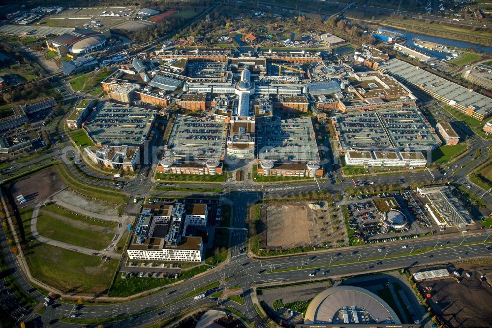 Oberhausen from the bird's eye view: Building complex of the shopping mall Centro in Oberhausen in the state of North Rhine-Westphalia. The mall is the heart of the Neue Mitte part of the city and is located on Osterfelder Strasse