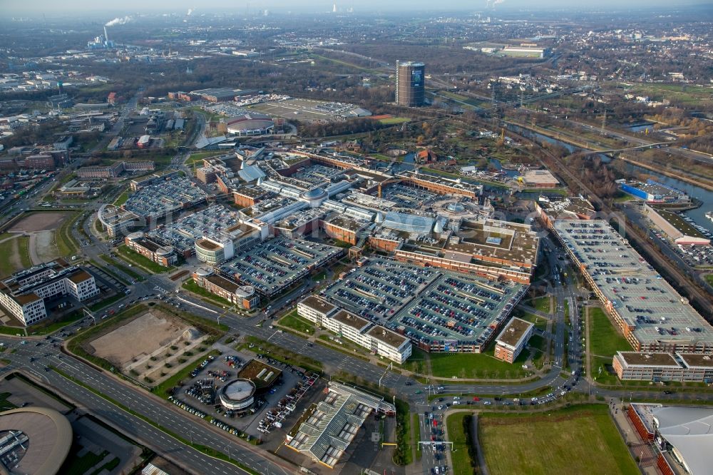 Aerial photograph Oberhausen - Building complex of the shopping mall Centro in Oberhausen in the state of North Rhine-Westphalia. The mall is the heart of the Neue Mitte part of the city and is located on Osterfelder Strasse