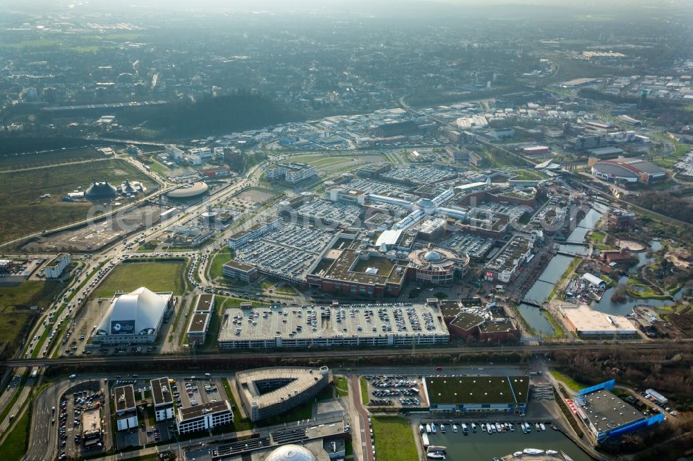 Oberhausen from the bird's eye view: Building complex of the shopping mall Centro in Oberhausen in the state of North Rhine-Westphalia. The mall is the heart of the Neue Mitte part of the city and is located on Osterfelder Strasse