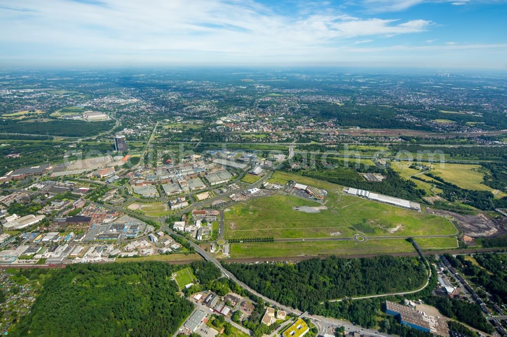 Oberhausen from above - Building complex of the shopping mall Centro in Oberhausen in the state of North Rhine-Westphalia. The mall is the heart of the Neue Mitte part of the city and is located on Osterfelder Strasse