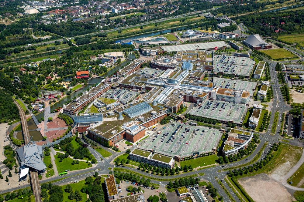 Oberhausen from above - Building complex of the shopping mall Centro in Oberhausen in the state of North Rhine-Westphalia. The mall is the heart of the Neue Mitte part of the city and is located on Osterfelder Strasse