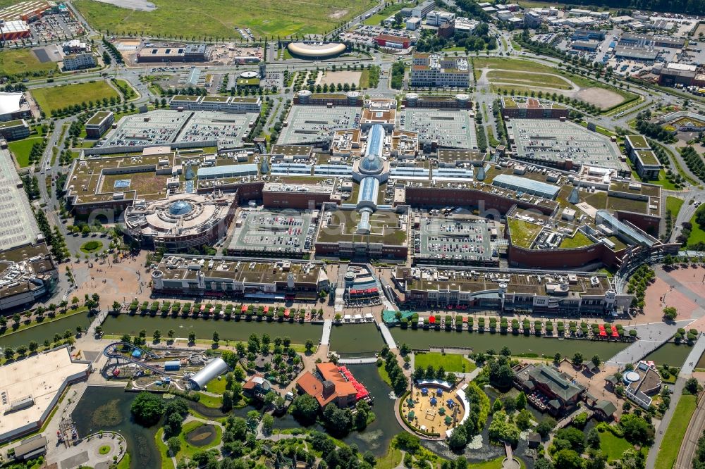 Oberhausen from above - Building complex of the shopping mall Centro in Oberhausen in the state of North Rhine-Westphalia. The mall is the heart of the Neue Mitte part of the city and is located on Osterfelder Strasse