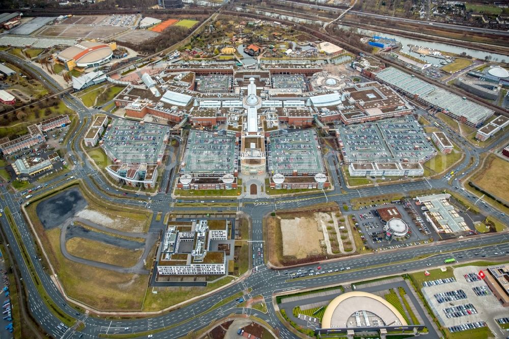 Oberhausen from the bird's eye view: Building complex of the shopping mall Centro in Oberhausen in the state of North Rhine-Westphalia. The mall is the heart of the Neue Mitte part of the city and is located on Osterfelder Strasse