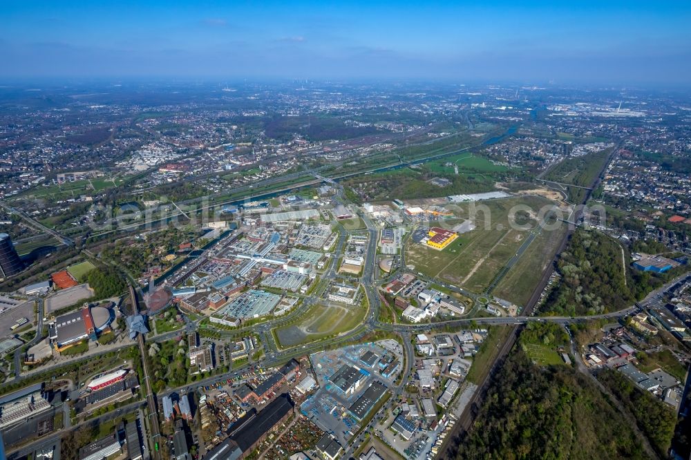 Aerial image Oberhausen - Building complex of the shopping mall Centro in Oberhausen in the state of North Rhine-Westphalia. The mall is the heart of the Neue Mitte part of the city and is located on Osterfelder Strasse