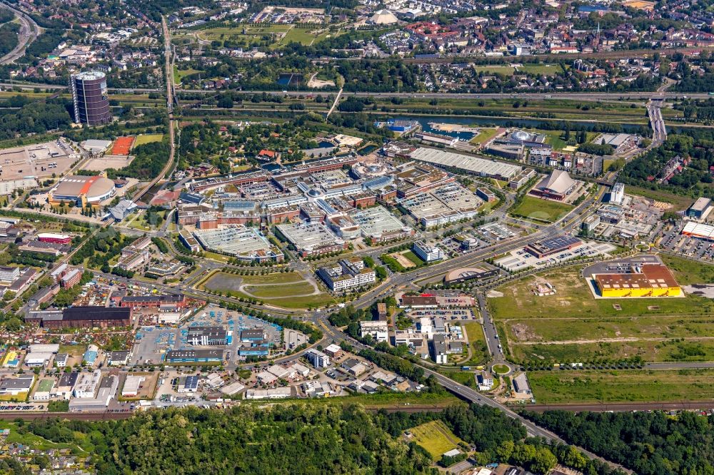 Aerial image Oberhausen - Building complex of the shopping mall Centro in Oberhausen in the state of North Rhine-Westphalia. The mall is the heart of the Neue Mitte part of the city and is located on Osterfelder Strasse