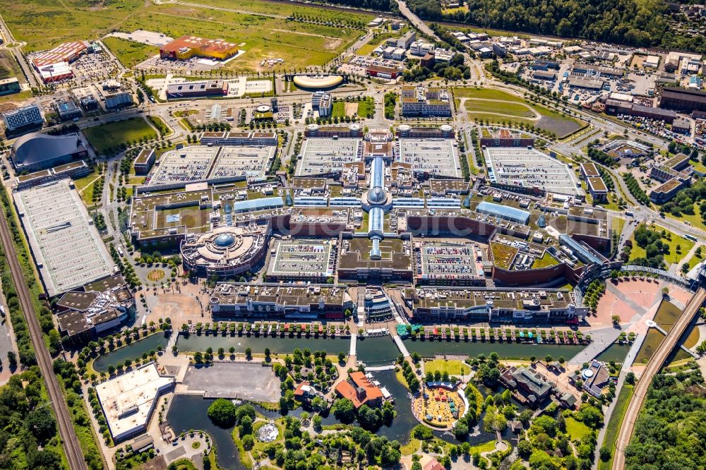 Oberhausen from the bird's eye view: Building complex of the shopping mall Centro in Oberhausen in the state of North Rhine-Westphalia. The mall is the heart of the Neue Mitte part of the city and is located on Osterfelder Strasse