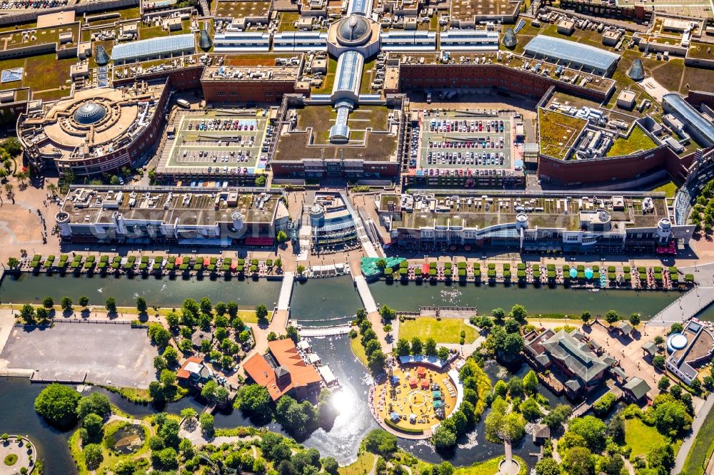 Aerial image Oberhausen - Building complex of the shopping mall Centro in Oberhausen in the state of North Rhine-Westphalia. The mall is the heart of the Neue Mitte part of the city and is located on Osterfelder Strasse