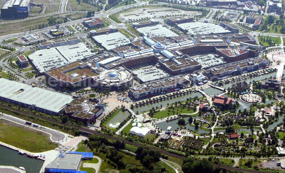 Oberhausen from the bird's eye view: Building complex of the shopping mall Centro in Oberhausen at Ruhrgebiet in the state of North Rhine-Westphalia. The mall is the heart of the Neue Mitte part of the city and is located on Osterfelder Strasse