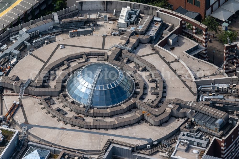 Aerial photograph Oberhausen - Building complex of the shopping mall Centro in Oberhausen in the state of North Rhine-Westphalia. The mall is the heart of the Neue Mitte part of the city and is located on Osterfelder Strasse