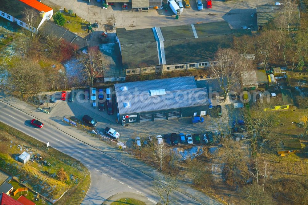 Aerial image Bernau - Building complex and grounds of the automotive repair shop AUTOFIT WOTSCHKE on Ruednitzer Chaussee in Bernau in the state Brandenburg, Germany