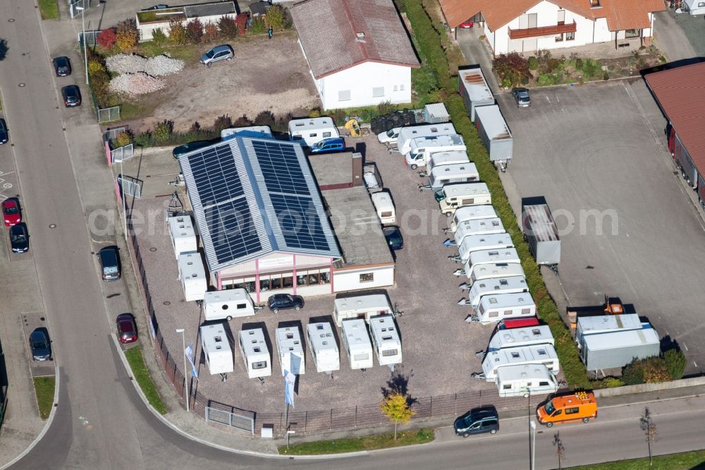 Aerial photograph Kandel - Building complex and grounds of the automotive repair shop Kfz- and Caravan-Service Messinger in the district Gewerbegebiet Horst in Kandel in the state Rhineland-Palatinate, Germany