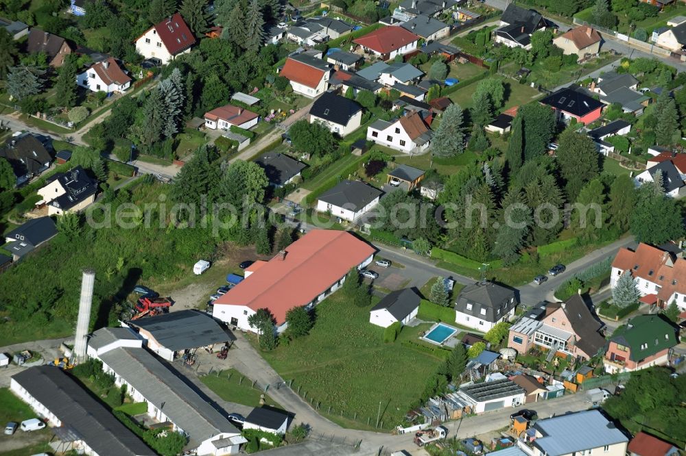 Aerial image Bernau - Building complex and grounds of the automotive repair shop Wilhelm-Weitling-Strasse in Bernau in the state Brandenburg