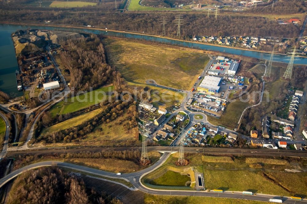 Aerial photograph Herne - Building complex and grounds of logistics parks Schloss Grimberg in Herne in North Rhine-Westphalia. Operator is the economic development agency Herne mbH. On the right is the port Grimberg the Rhine-Herne Canal